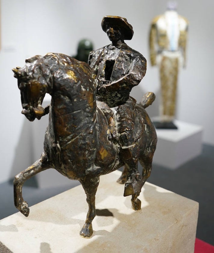 Imagen secundaria 2 - Así es la exposición del 40 aniversario de la Escuela Tauromaquia de Salamanca